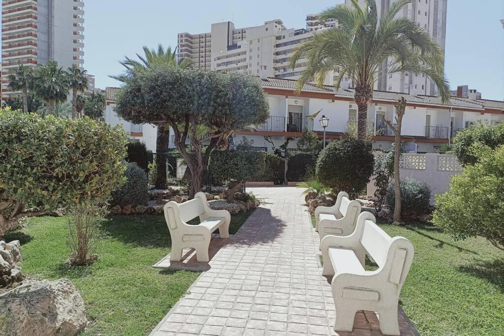 2 Bedroom Townhouse In Beautiful Gated Complex Benidorm Zewnętrze zdjęcie