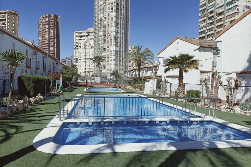 2 Bedroom Townhouse In Beautiful Gated Complex Benidorm Zewnętrze zdjęcie